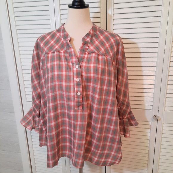Umgee Tops - Umgee hi low plaid oversized flutter sleeve top small *A1